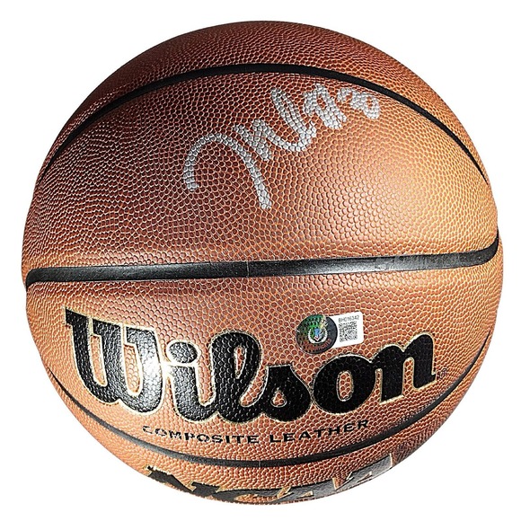 Nneka Ogwumike Autographed NCAA Wilson Basketball Stanford Cardinal Beckett COA - Picture 1 of 5